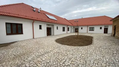 V Myslibořicích na Třebíčsku o víkendu požehnali nový Farní dům sv. Anežky